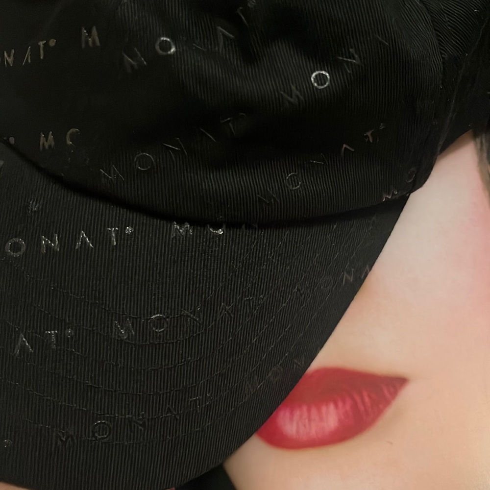 🖤🫦🖤• Monat x Comfort Style Vibes • ♥️🖤♥️